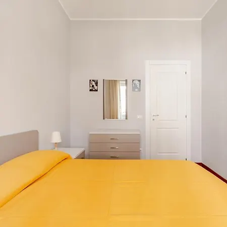 Apartment Santerasmo Colosseo Rome